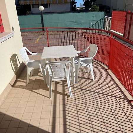 Residence Al Mare - Agenzia Cocal Каорле Екстериор снимка