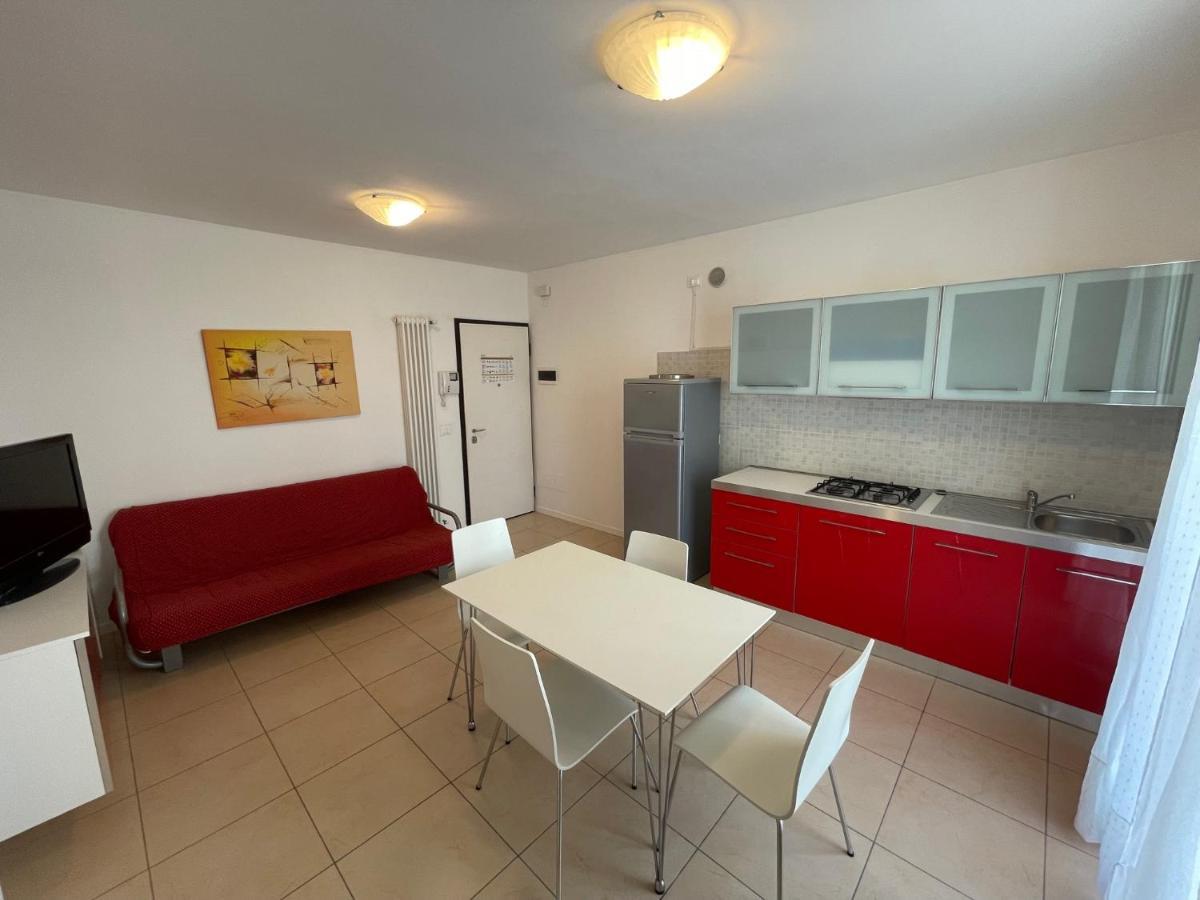 Residence Al Mare - Agenzia Cocal Каорле Екстериор снимка