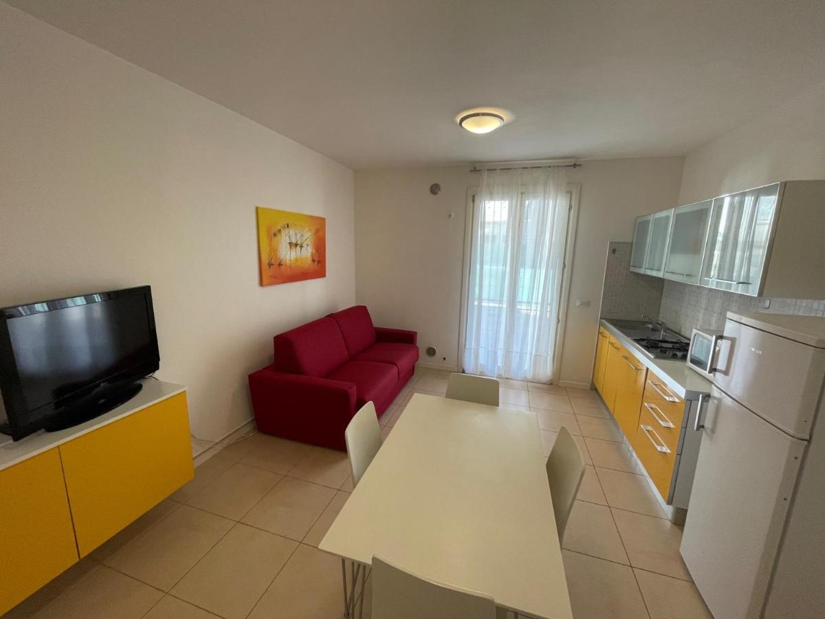 Residence Al Mare - Agenzia Cocal Каорле Екстериор снимка