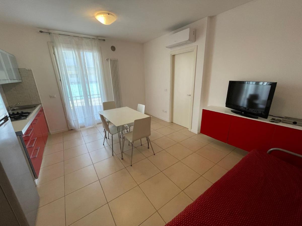 Residence Al Mare - Agenzia Cocal Каорле Екстериор снимка