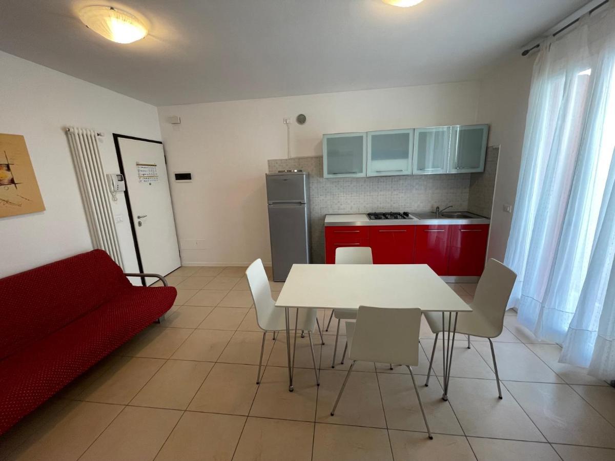 Residence Al Mare - Agenzia Cocal Каорле Екстериор снимка