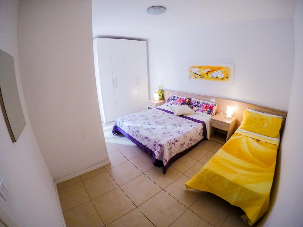 Residence Al Mare - Agenzia Cocal Каорле Стая снимка