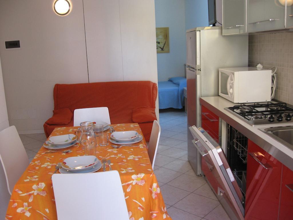 Residence Al Mare - Agenzia Cocal Каорле Екстериор снимка