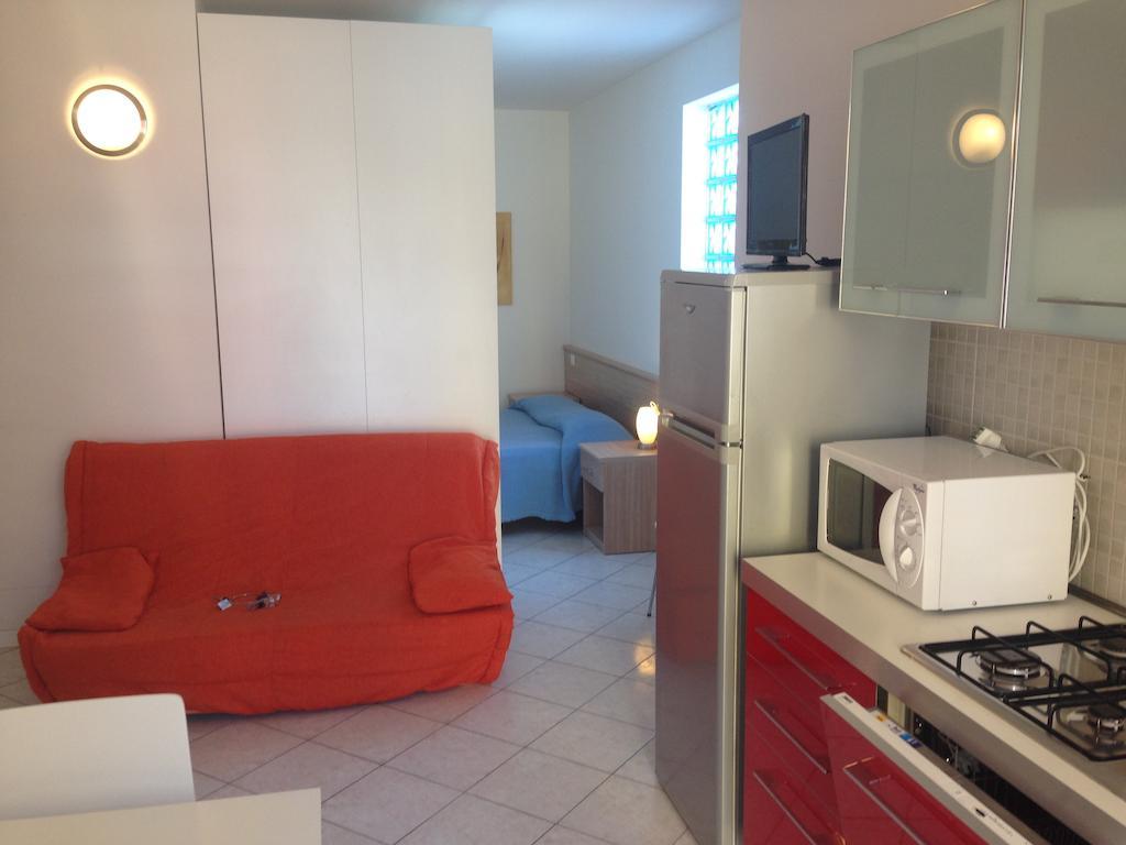 Residence Al Mare - Agenzia Cocal Каорле Стая снимка